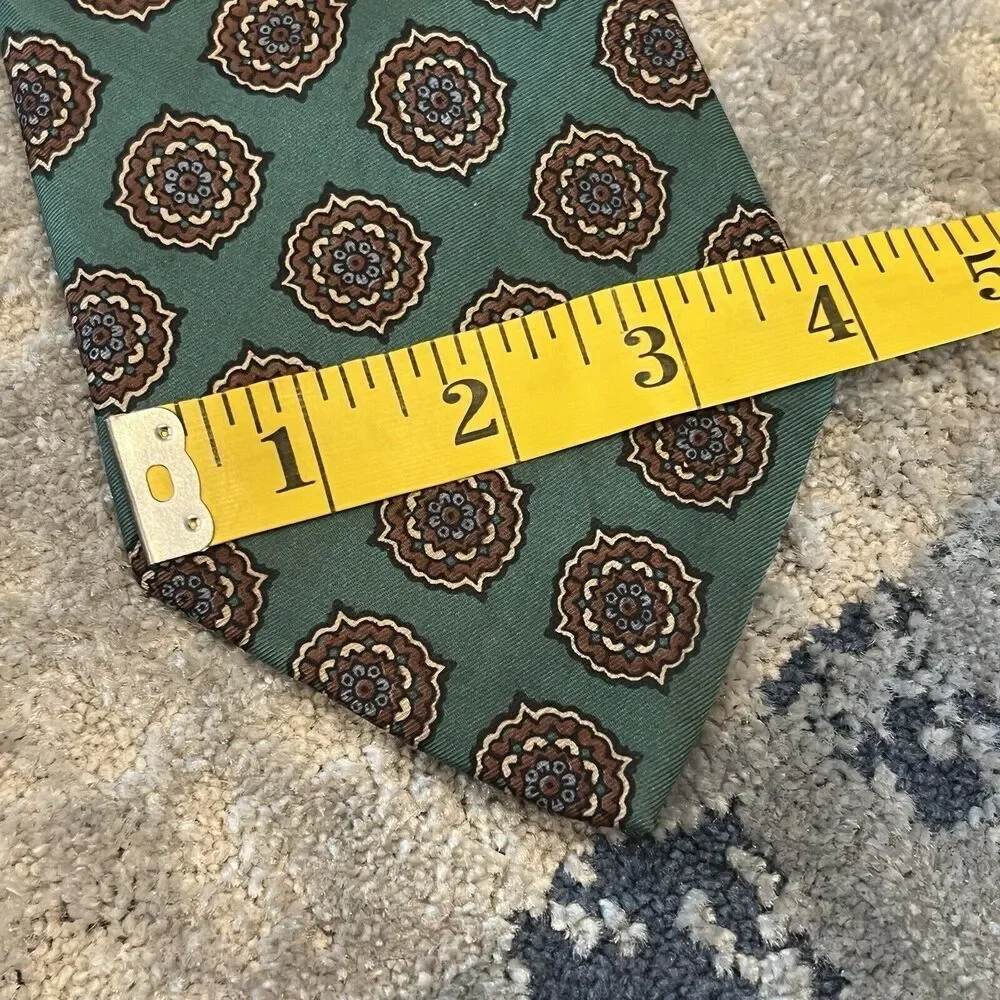 Bert Pulitzer Green Medallion Silk Neck Tie Necktie England 56x4”
